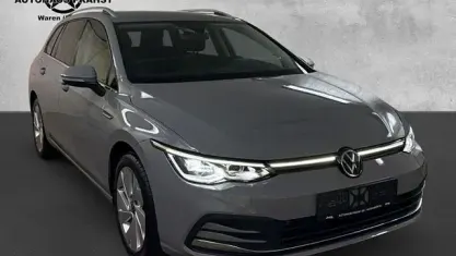 Gebraucht VW Golf VIII Style 190 PS (139 kW) 2023 Grau Kombi