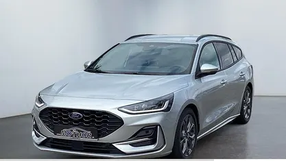 Silber Gebraucht 2024 Ford Focus ST-Line Kombi | 25.670 € (Guter Preis)