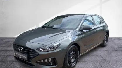 Gebraucht Hyundai i30 Select 120 PS (88 kW) 2022 Amazon grey / met Limousine