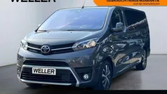 Grau Gebraucht 2023 Toyota Proace Verso Team Kombi | 39.980 € (Fairer Preis)