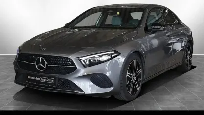 Gebraucht Mercedes A200 Night 163 PS (119 kW) 2025 Metalliclack mountaingrau Limousine