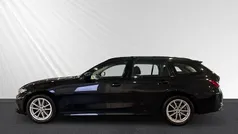 Schwarz Gebraucht 2022 BMW 320 Shadowline Kombi | 25.798 € (Fairer Preis)