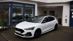 Frostweiß Gebraucht 2023 Ford Focus ST Limousine | 34.750 € (Fairer Preis)