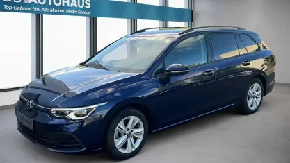Gebraucht VW Golf VIII Life 150 PS (110 kW) 2024 Blau Kombi