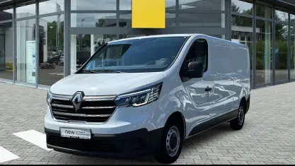 Gebraucht Renault Trafic Komfort 131 PS (96 kW) 2022 Arktis weiß (weiß) Van / Kleinbus