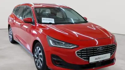 Gebraucht Ford Focus Titanium 120 PS (88 kW) 2023 Race red Kombi