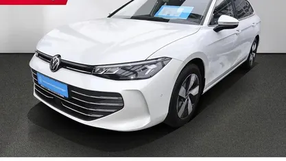 Gebraucht VW Passat Business 150 PS (110 kW) 2025 Oryxweiß perlmutteffekt Kombi
