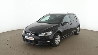 Używany VW Golf VII Trendline 110 KM (80 kW) 2018 Czarny Sedan/Limuzyna