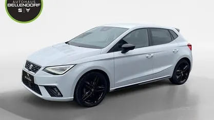 Weiß Gebraucht 2023 Seat Ibiza Black Edition Limousine | 19.640 € (Fairer Preis)