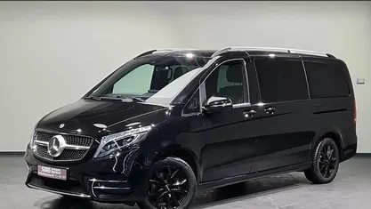 Schwarz, obsidianschwarz metallic Gebraucht 2019 Mercedes V300 Avantgarde Edition Van / Kleinbus | 48.480 € (Guter Preis)