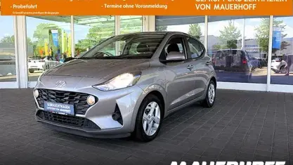 Gebraucht Hyundai i10 Trend 84 PS (61 kW) 2022 Atlas white Kleinwagen