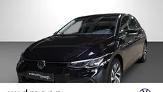 Gebraucht 2023 VW Golf VIII Life Limousine | 20.950 € (Guter Preis)