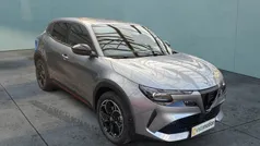 Grün Gebraucht 2024 Alfa Romeo Junior Edizione Speciale SUV | 40.890 € (Fairer Preis)