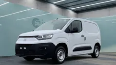 Weiß Gebraucht 2023 Fiat Doblò Van / Kleinbus | 21.444 € (Fairer Preis)