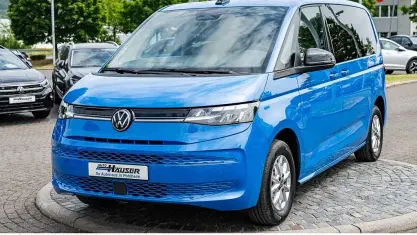 Gebraucht VW Multivan Life 150 PS (110 kW) 2026 Blau Van / Kleinbus