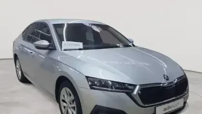 Gebraucht Skoda Octavia Ambition 150 PS (110 kW) 2022 Brillantsilber metallic Limousine