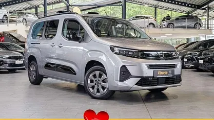 Grau Gebraucht 2024 Opel Combo Van / Kleinbus | 29.250 €