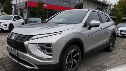 Gebraucht Mitsubishi Eclipse Cross Plus 188 PS (138 kW) 2024 Sterling silber metallic SUV