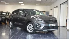 Grau Gebraucht 2020 Kia Niro Spirit SUV | 16.870 € (Fairer Preis)