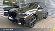 Manhattan metallic Gebraucht 2021 BMW X5 M SUV | 61.990 € (Fairer Preis)
