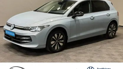 Gebraucht VW Golf VIII Goal 150 PS (110 kW) 2025 Crystal ice blue metallic Limousine