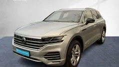 Silber Gebraucht 2024 VW Touareg Edition SUV | 56.980 € (Fairer Preis)