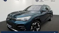 Nightshade blue metallic Gebraucht 2025 VW Tiguan R-line SUV | 44.979 € (Fairer Preis)