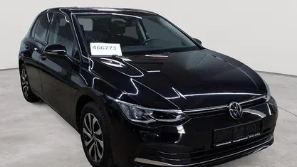 Gebraucht VW Golf VIII Active 110 PS (80 kW) 2022 Deep black perleffekt Limousine