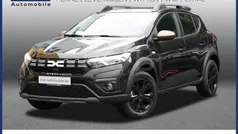 Perlmuttschwarz (schwarz) Gebraucht 2025 Dacia Sandero Extreme Kleinwagen | 20.490 € (Fairer Preis)