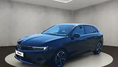 Używany Opel Astra 131 KM (96 kW) 2023 Czarny Sedan/Limuzyna