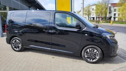 Neu Opel Zafira Life 179 PS (131 kW) 2026 Schwarz Van / Kleinbus
