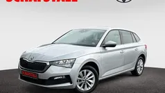 Silber (brilliantsilber metallic) Gebraucht 2023 Skoda Scala Ambition Kleinwagen | 21.979 € (Guter Preis)