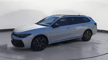 Gebraucht VW Passat R-line 272 PS (200 kW) 2025 Kombi
