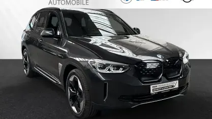 Gebraucht BMW iX3 M Sport 210 kW (286 PS) 2021 Sophistograu brillanteffekt metallic SUV