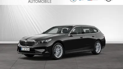 Gebraucht BMW 540 Comfort Edition 303 PS (222 kW) 2025 Saphirschwarz metallic Kombi