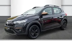 Perlmuttschwarz metallic Neu 2025 Dacia Sandero Extreme Kleinwagen | 20.490 € (Fairer Preis)