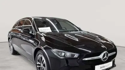 Gebraucht Mercedes CLA220 Progressive 191 PS (140 kW) 2023 Kosmosschwarz metallic Limousine