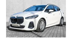 Alpinweiss iii Gebraucht 2025 BMW 220 Active Tourer M Sport Van / Kleinbus | 33.800 € (Fairer Preis)