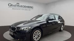 Schwarz Gebraucht 2022 BMW 320 Advantage Kombi | 25.888 € (Guter Preis)
