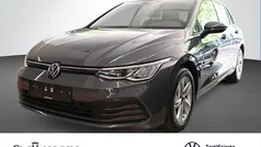 Grau Gebraucht 2024 VW Golf VIII Life Limousine | 25.980 € (Fairer Preis)