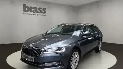 Używany Skoda Superb Style 150 KM (110 kW) 2021 Szary Kombi