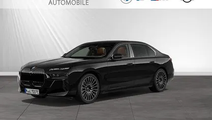 Gebraucht BMW 750e M Sport 489 PS (359 kW) 2025 Black sapphire metallic Limousine