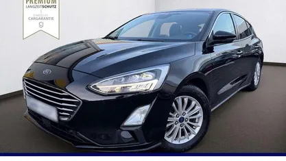 Schwarz Gebraucht 2018 Ford Focus Cool & Connect Limousine | 12.990 € (Fairer Preis)