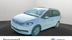 Gebraucht 2024 VW Touran Comfortline Van / Kleinbus | 31.989 € (Fairer Preis)
