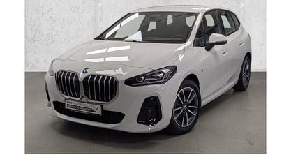 Używany BMW 220 Performance 163 KM (119 kW) 2025 Biały Minivan