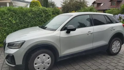 Gebraucht Audi Q2 Advanced 150 PS (110 kW) 2024 Tausilber metallic SUV