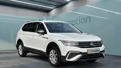 Weiß Gebraucht 2024 VW Tiguan Allspace Life SUV | 39.140 € (Guter Preis)