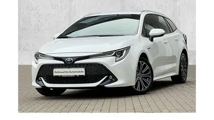 Gebraucht Toyota Corolla Hybrid Team 152 PS (111 kW) 2021 Weiß Kombi
