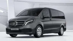 Gebraucht 2023 Mercedes V220 Van / Kleinbus | 53.590 € (Fairer Preis)