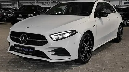 Gebraucht 2020 Mercedes A250 AMG Limousine | 29.790 € (Teuer)